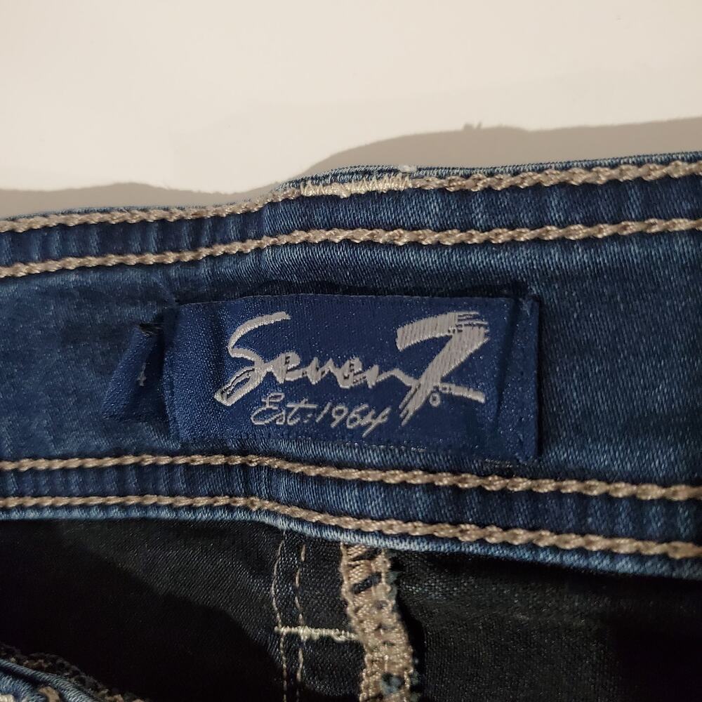Seven7 Thick Stitch Mid Rise Dark Stone Wash Capris Womens Size 4 Cropped Blue - Picture 7 of 11